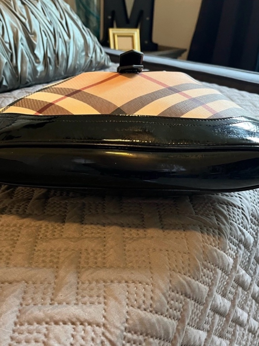 Burberry Beige Plaid Shoulder Bag with Black Trim - Picture 5 of 5